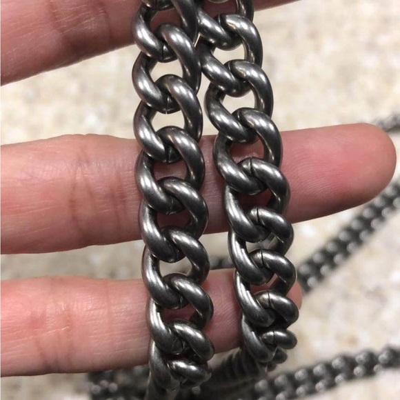 Look brand new mini bag. Just use it 1 one - Picture 9 of 9